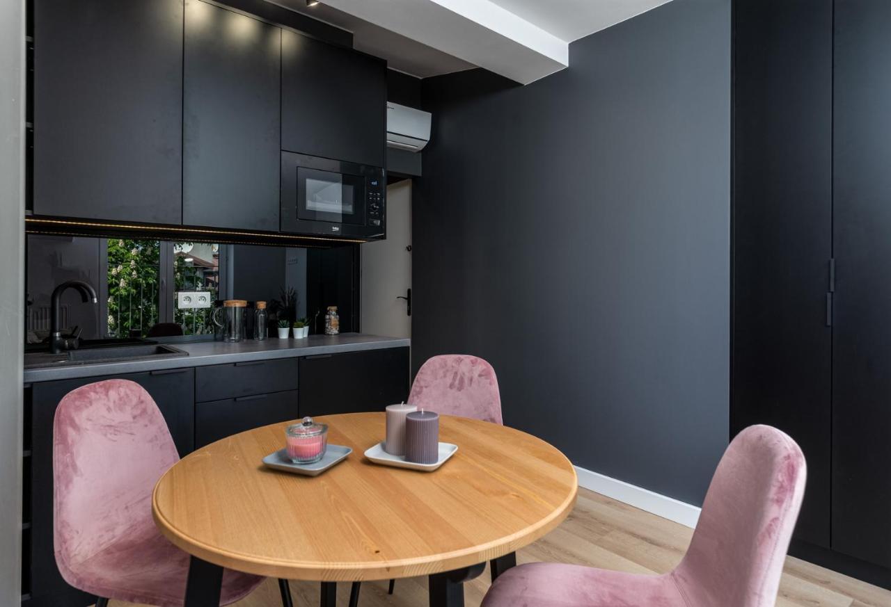 Smart Apartments - Old Town & Main Train Station - By Upstairs Cracovie Extérieur photo