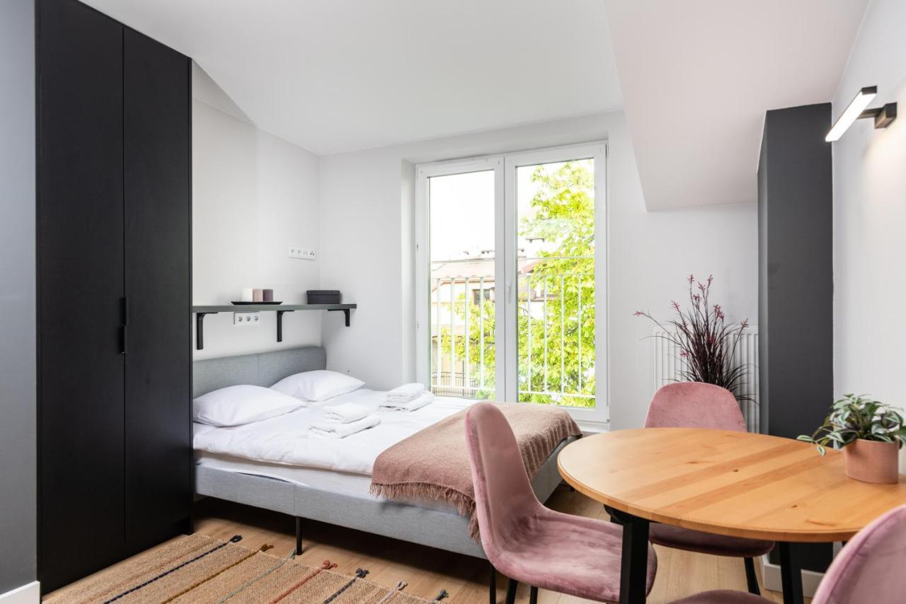 Smart Apartments - Old Town & Main Train Station - By Upstairs Cracovie Extérieur photo