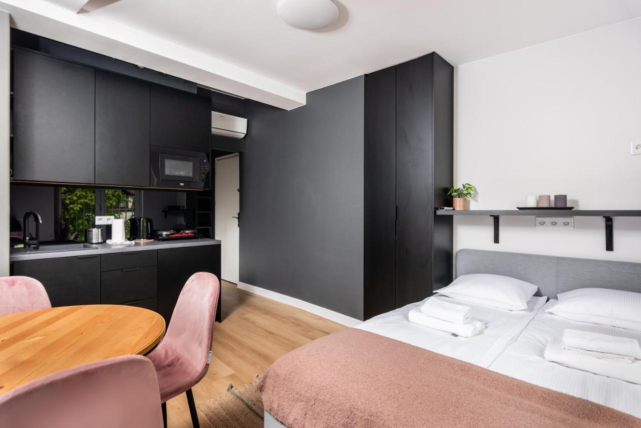 Smart Apartments - Old Town & Main Train Station - By Upstairs Cracovie Extérieur photo