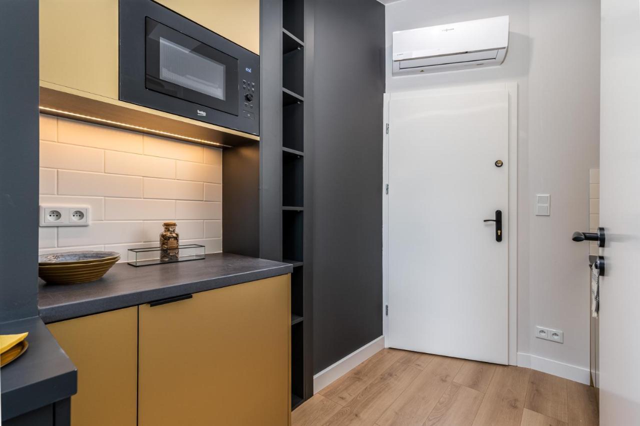 Smart Apartments - Old Town & Main Train Station - By Upstairs Cracovie Extérieur photo