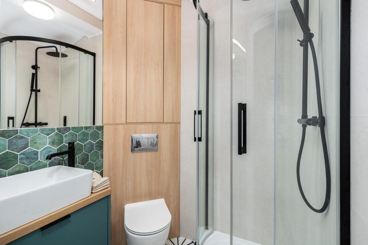 Smart Apartments - Old Town & Main Train Station - By Upstairs Cracovie Extérieur photo